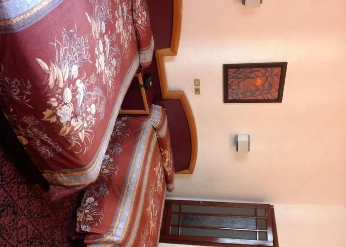 Montecarlo Hotel 2*